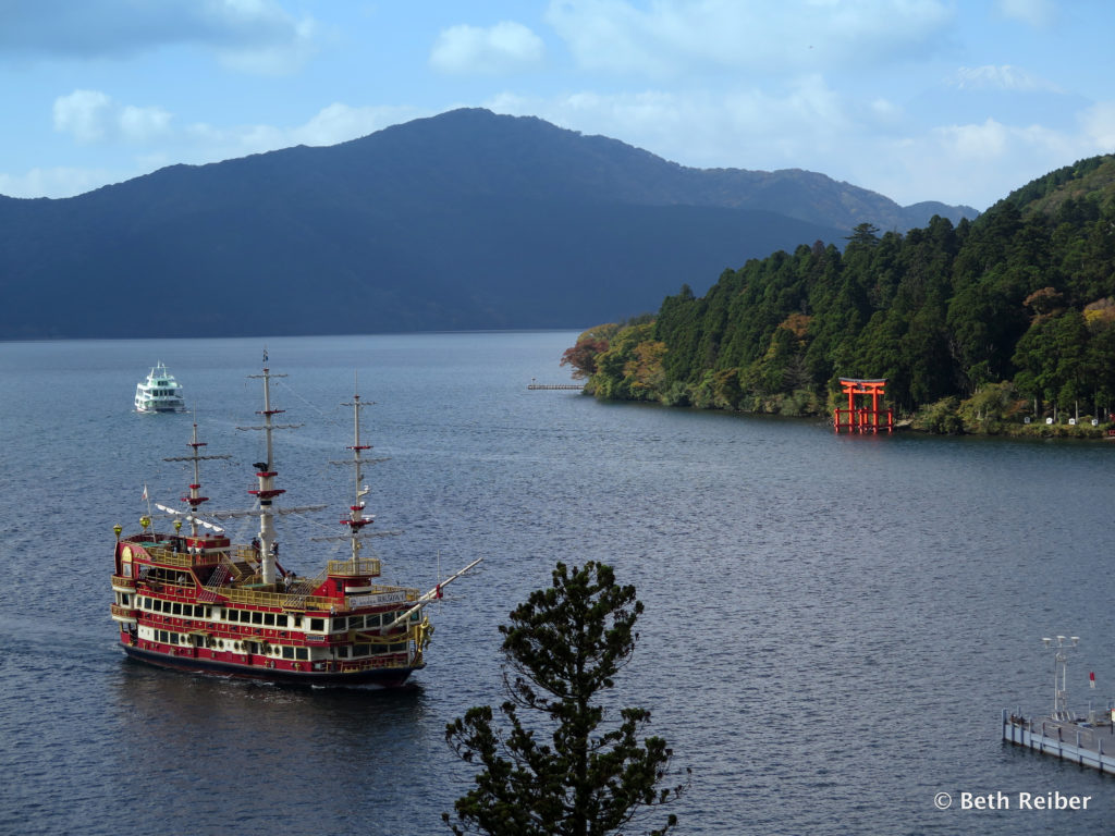 Lake Hakone on places to see between Tokyo and Kyoto